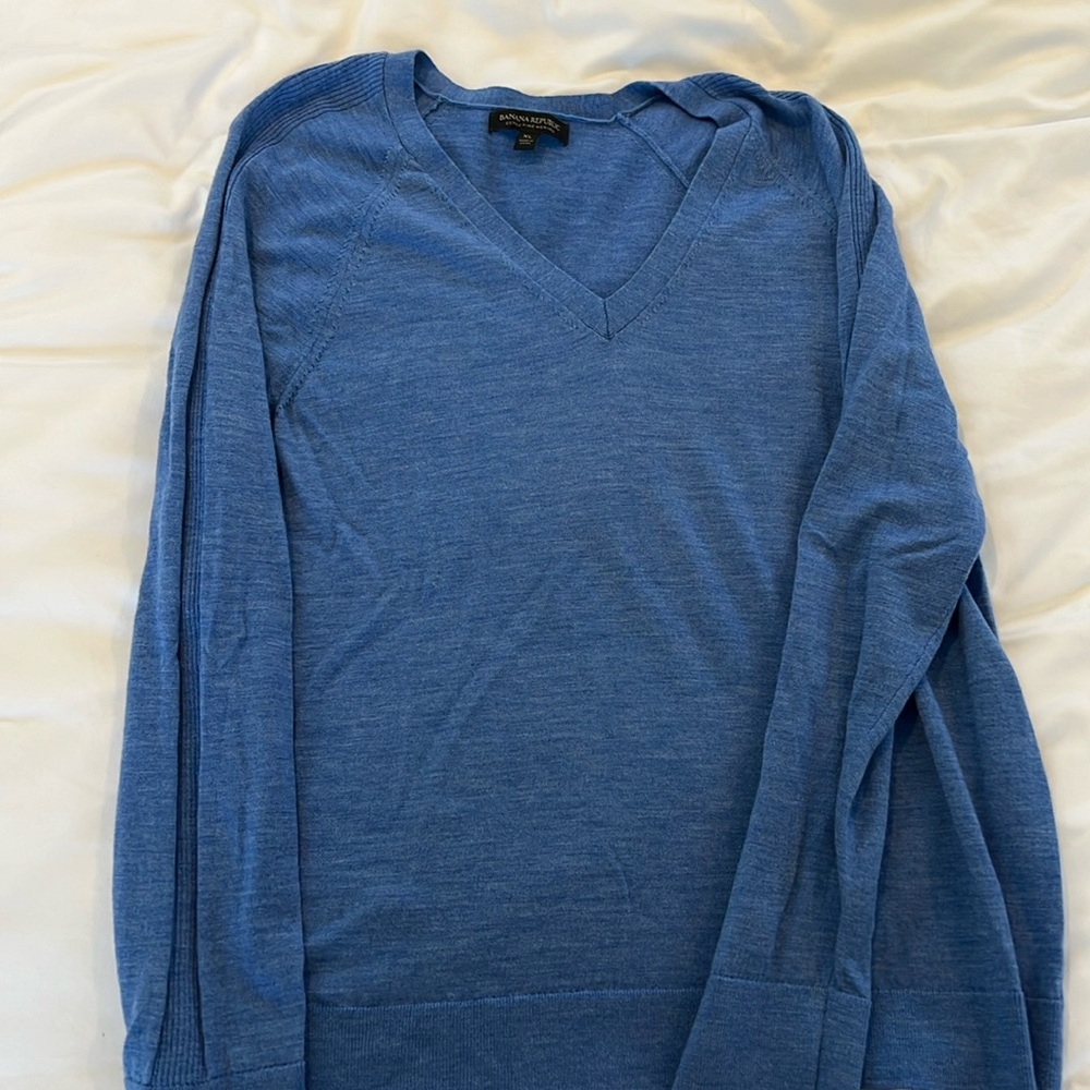 Banana Republic Extra Fine Merino Wool Sweater V-Neck Sweater XL.